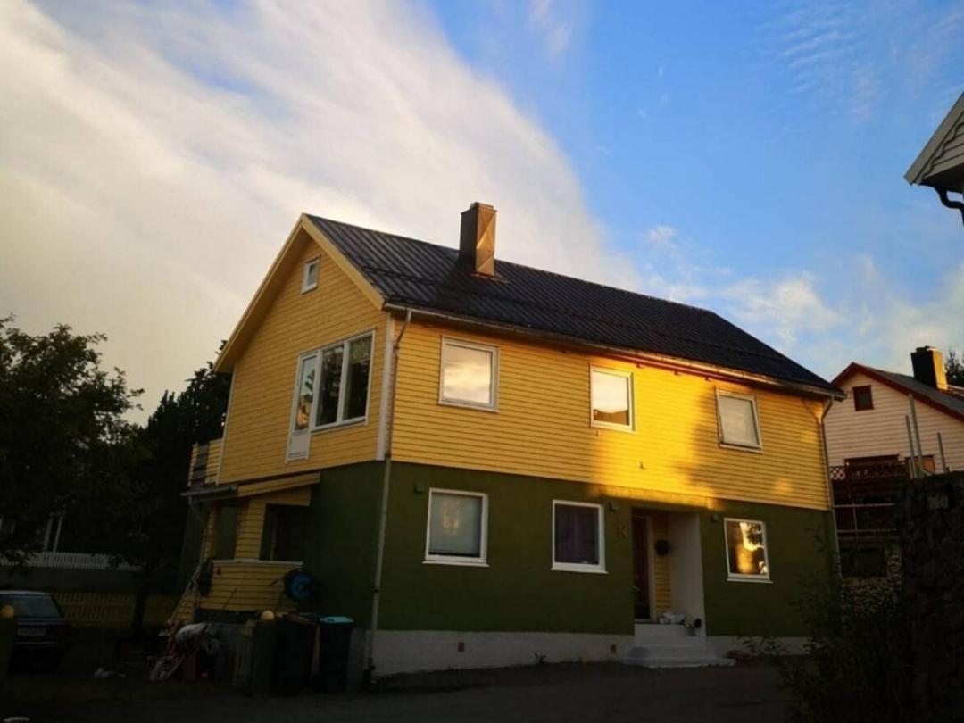 Kule Gule Huset Lägenhet Svolvær Exteriör bild