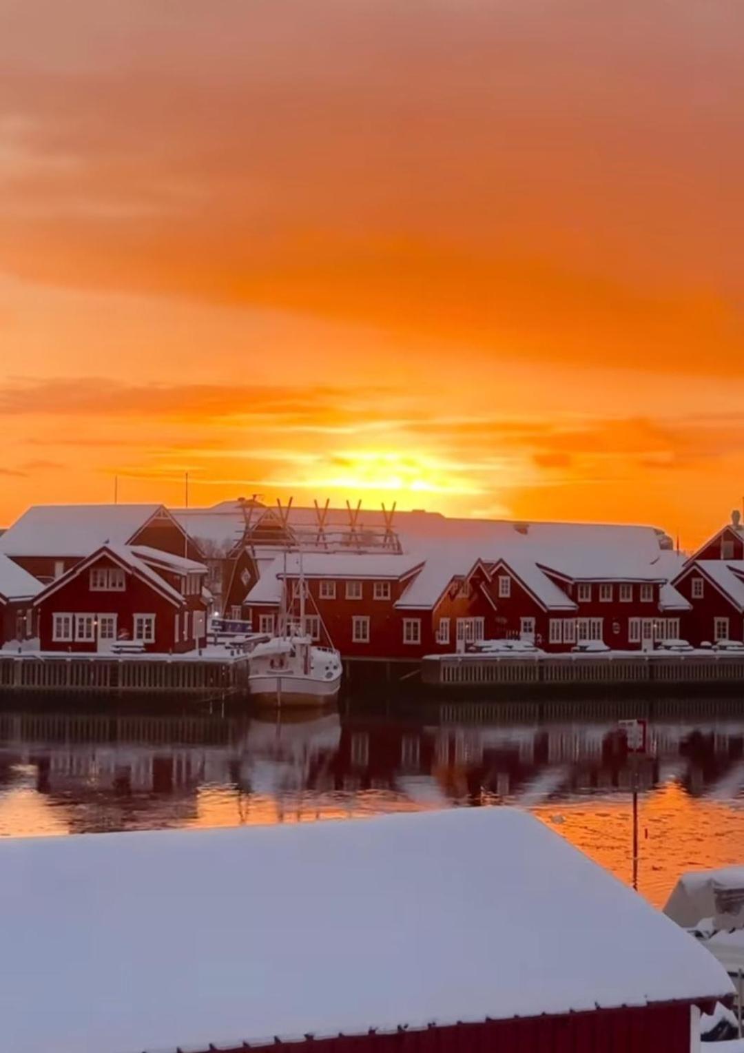 Kule Gule Huset Lägenhet Svolvær Exteriör bild